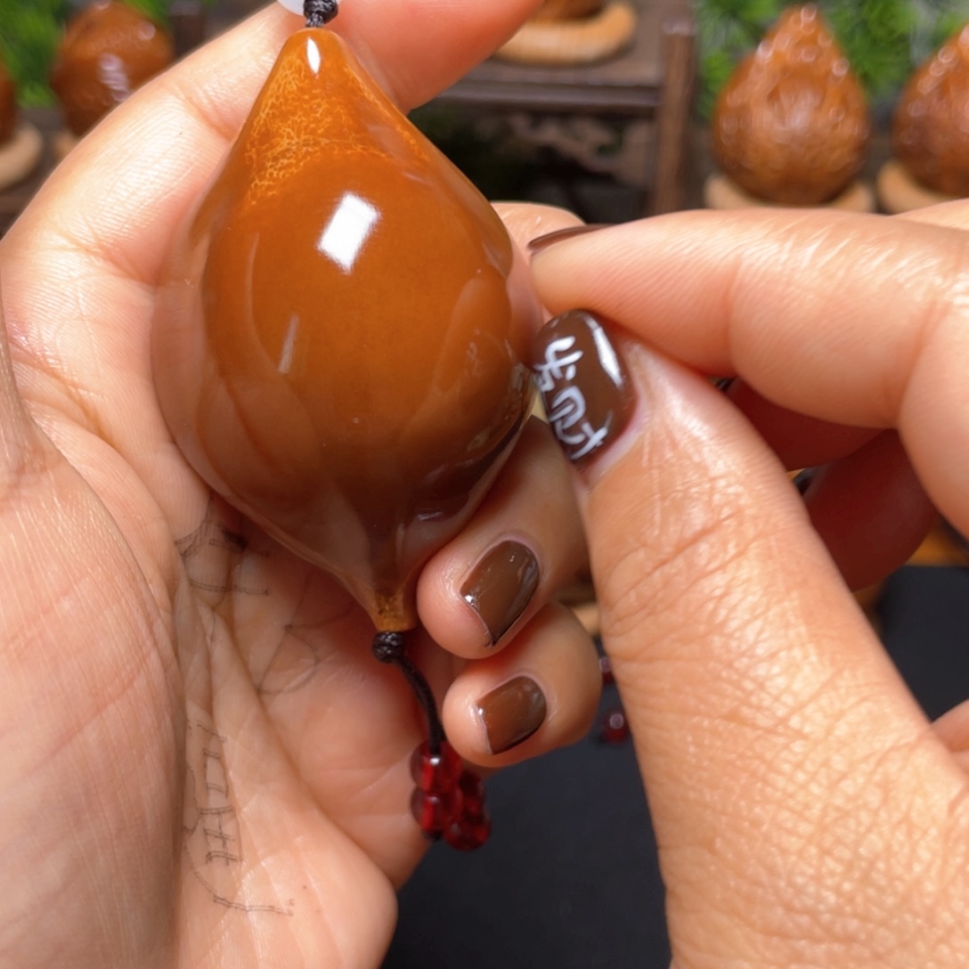 橄榄核吊坠一线天37穿配