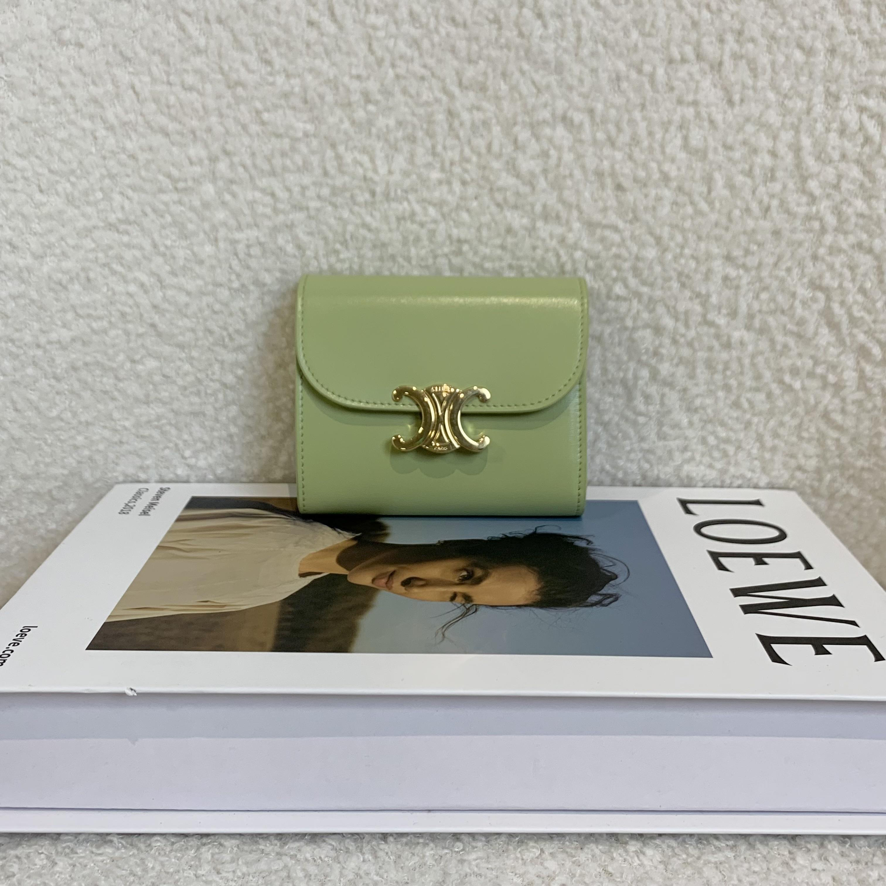 99新 Celine/思琳 壹臻/青苹果绿折叠钱包92745099 