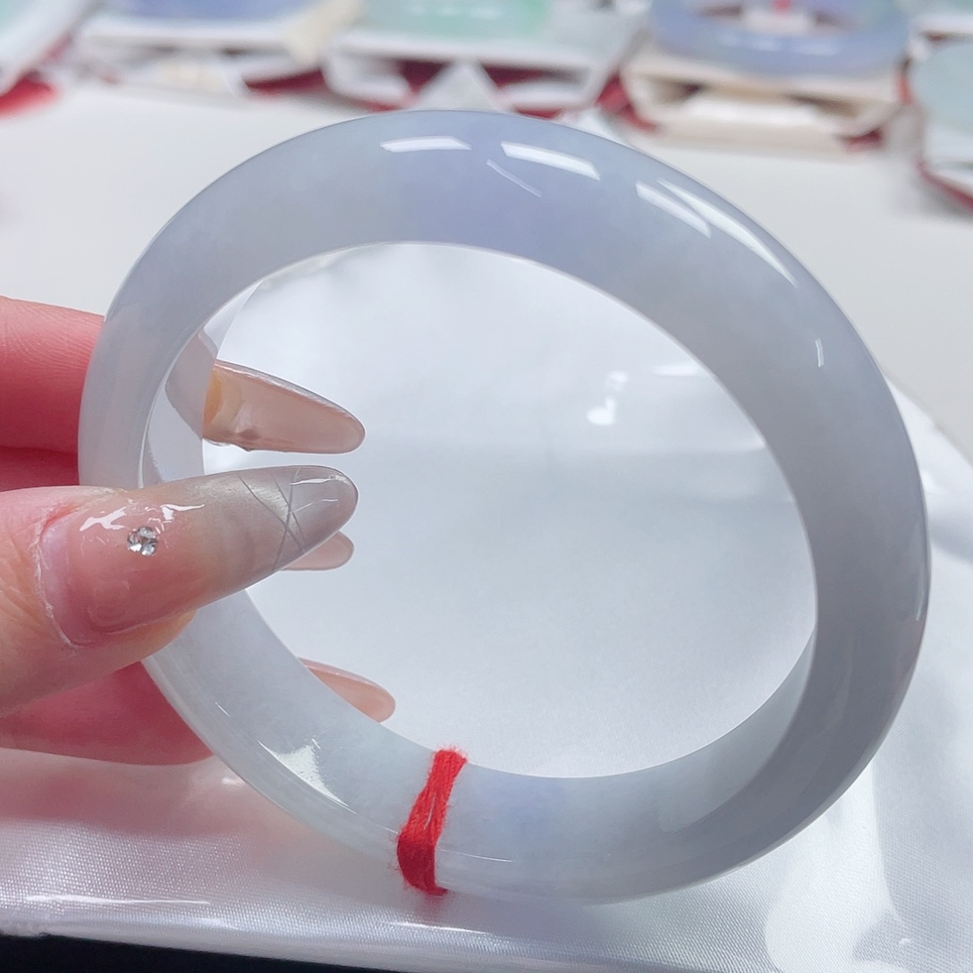 翡翠手镯未镶嵌缅甸