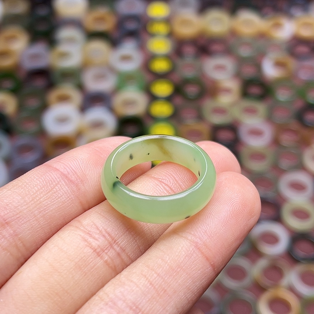 和田玉戒指未镶嵌15码猕猴桃