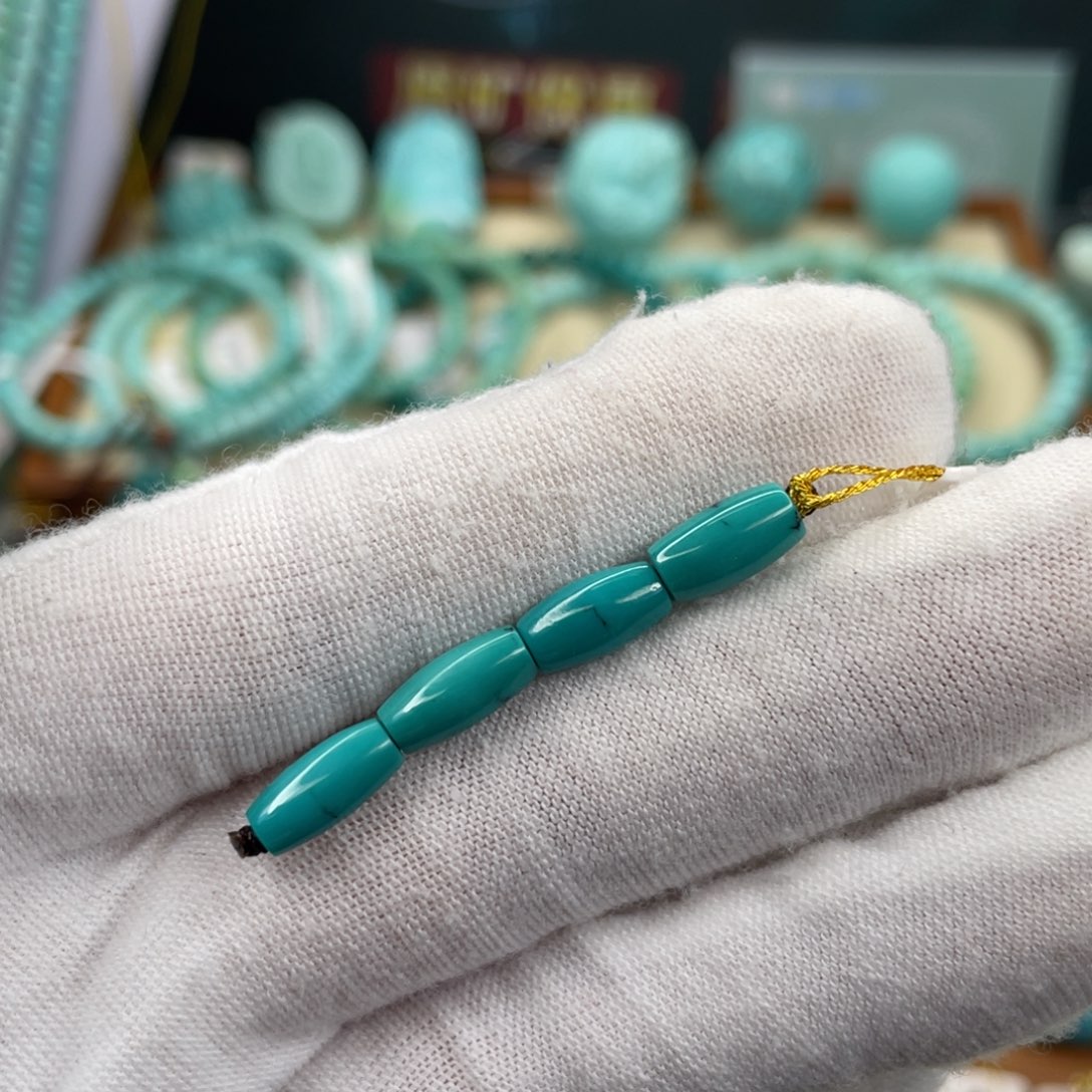 绿松石未镶嵌颈饰