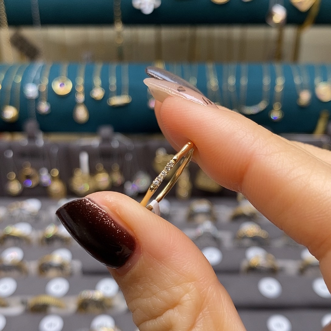 钻石戒指18K金镶嵌天然钻石