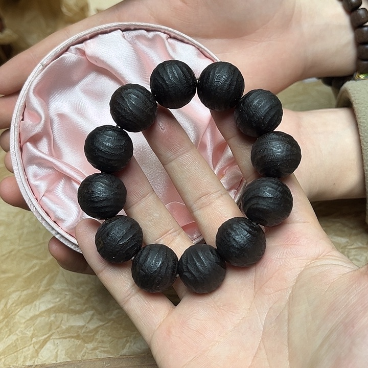 大叶紫檀（黑酸枝木类）