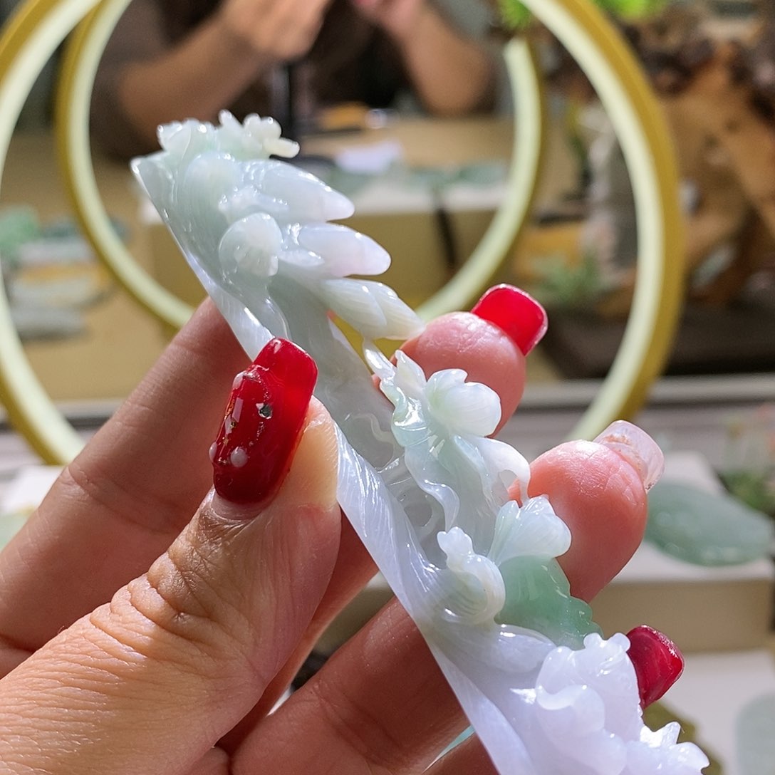 【闪购商品】翡翠颈饰未镶嵌喜上眉梢