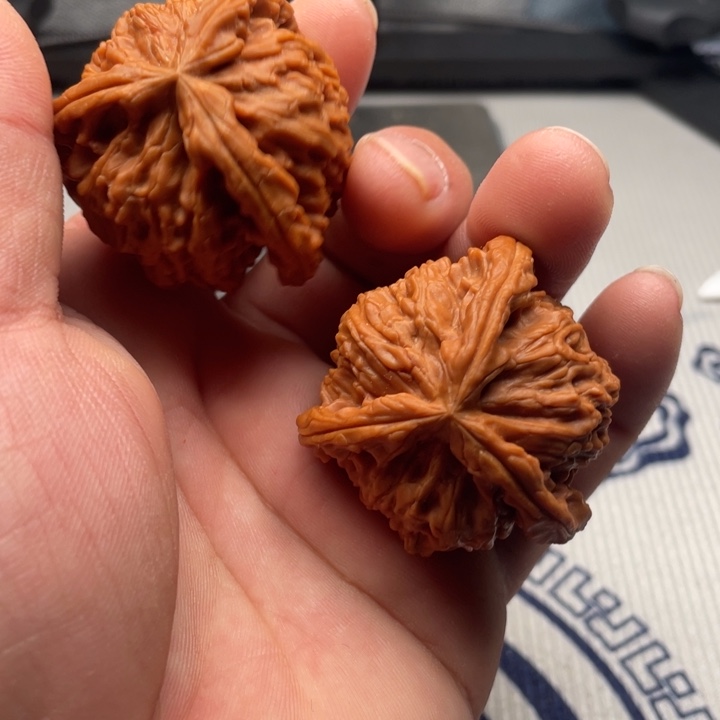 胡***杨文玩核桃吊坠三棱三棱三棱三棱