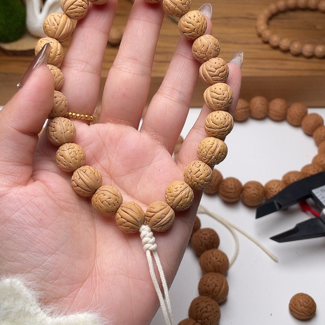 难***忘12野生小肠纹桃核手持