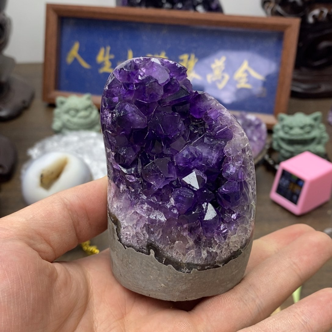 未镶嵌水晶大型摆件（非配饰）