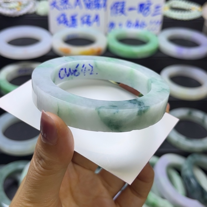 定制翡翠未镶嵌手镯