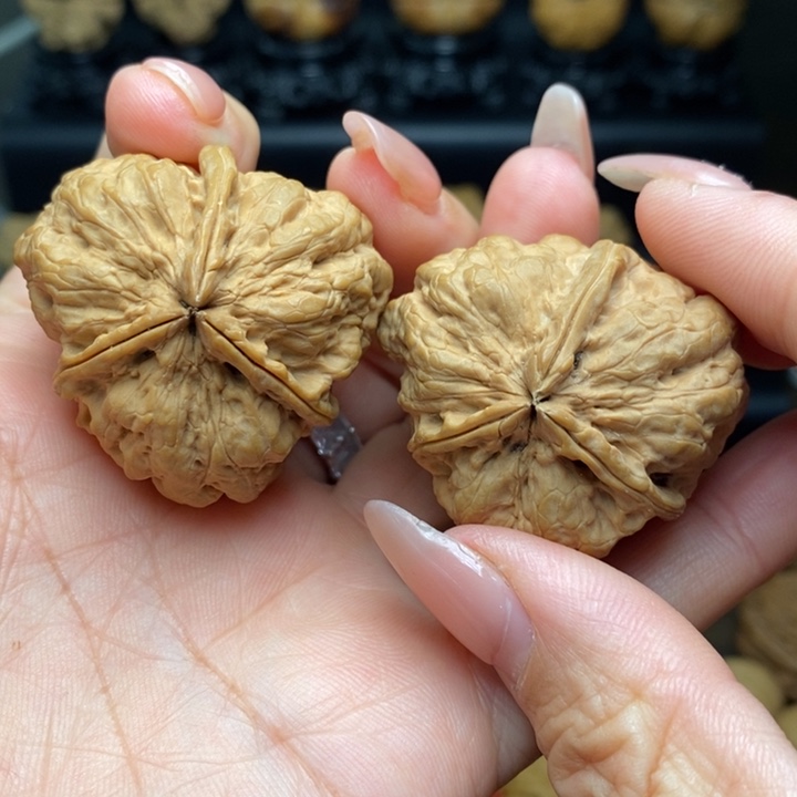 浮***鹤桃核吊坠十八包铁核