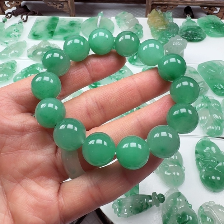 石英质玉颈饰未镶嵌