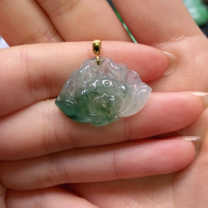 翡翠颈饰未镶嵌吊坠