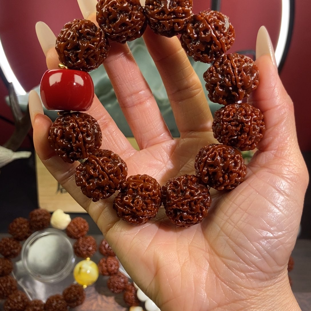 金刚菩提吊坠524红。              