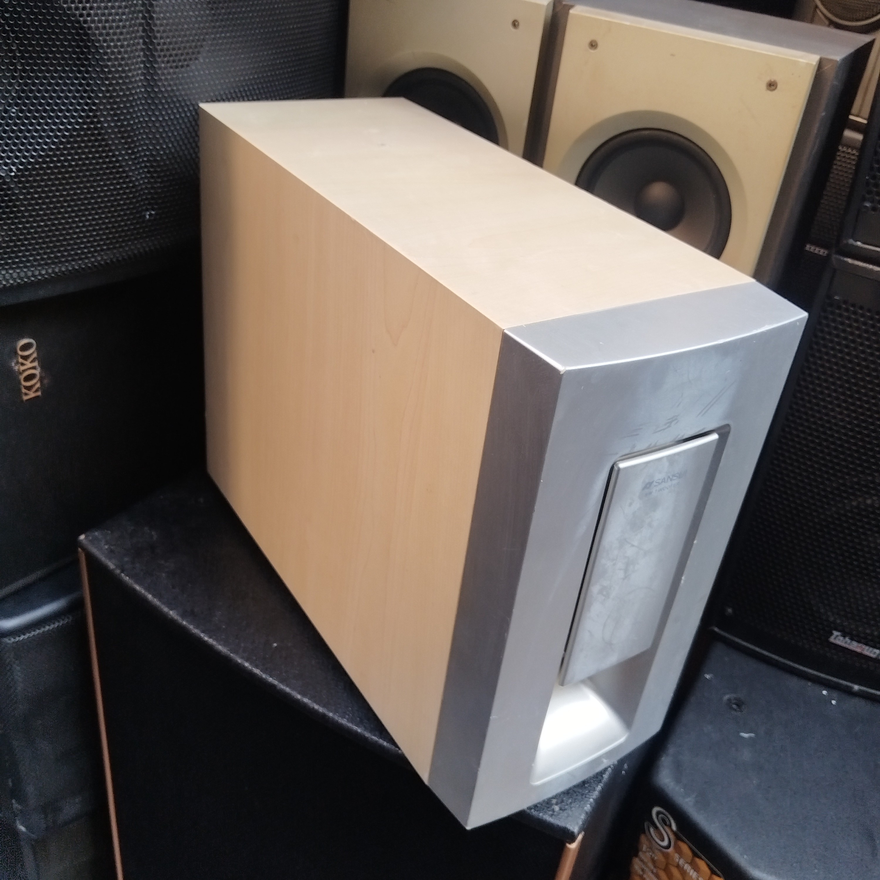 8新  山水低音炮一台，不包邮费不支持七天无理由退货