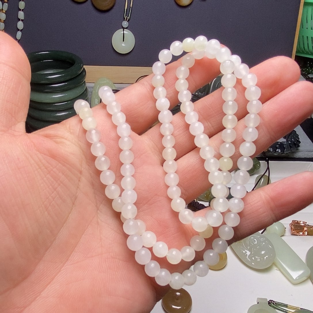 和田玉（糖玉）未镶嵌颈饰