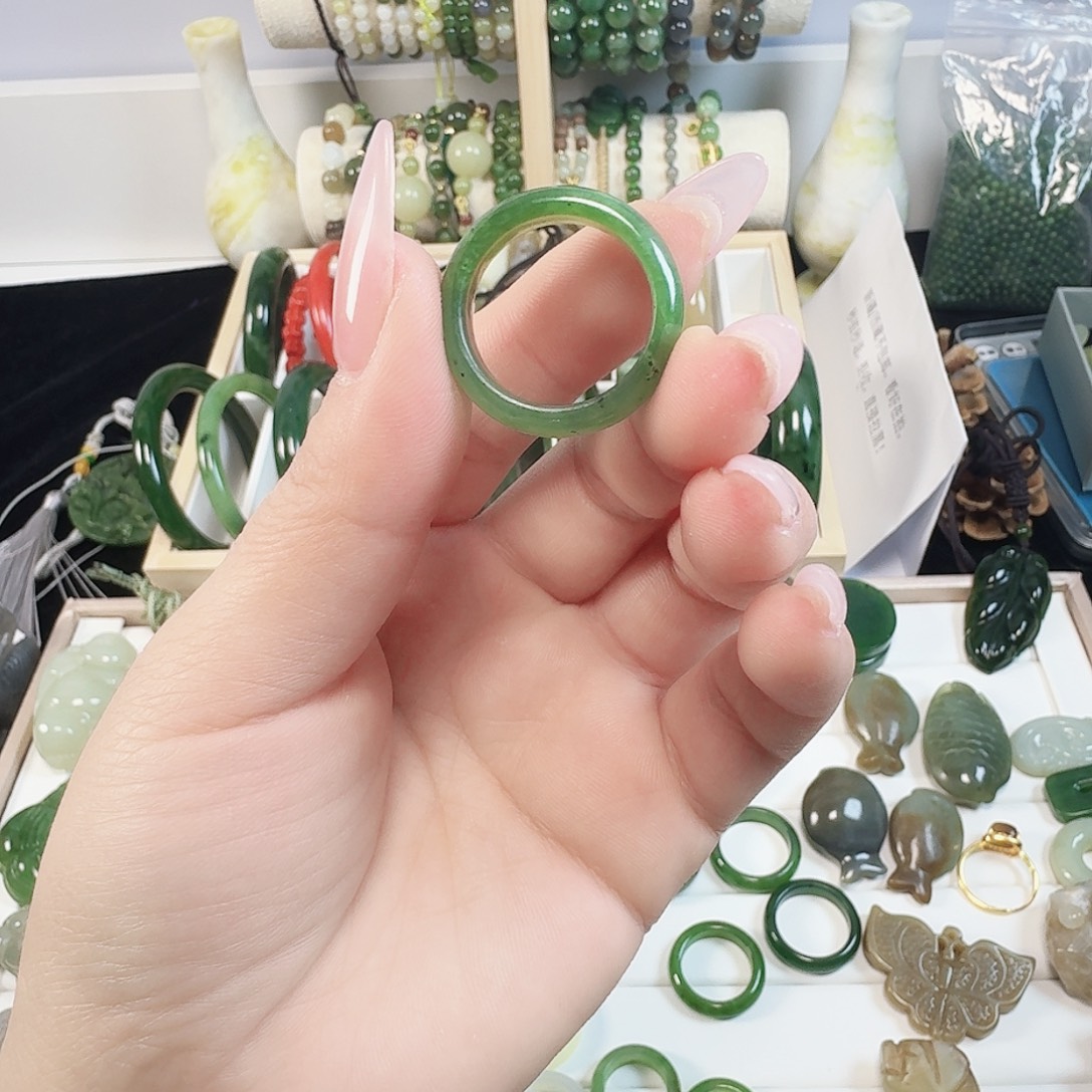 心***i和田玉（碧玉）未镶嵌戒指