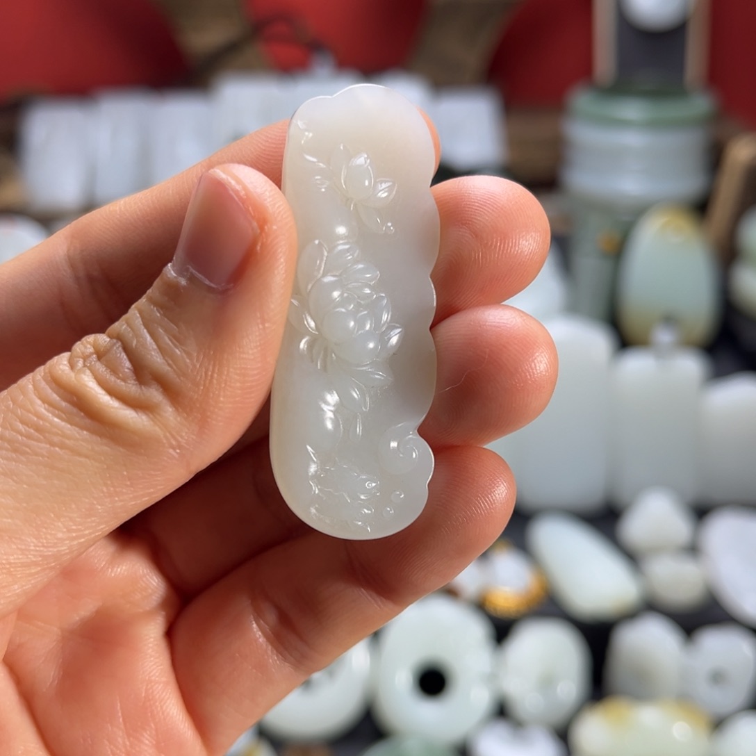 和田玉吊坠(赠链)未镶嵌