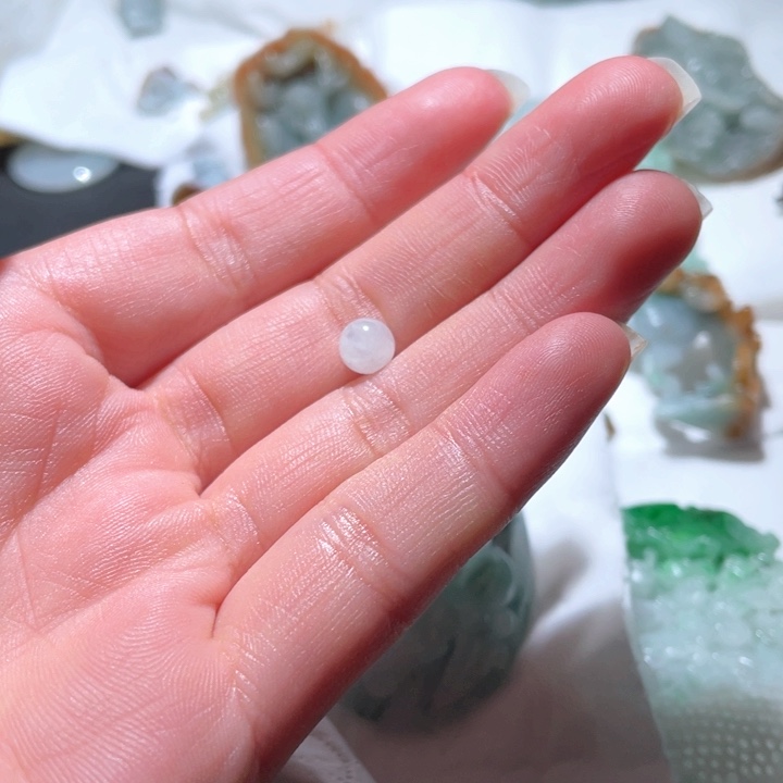 【闪购商品】翡翠颈饰未镶嵌呆*子天然翡翠