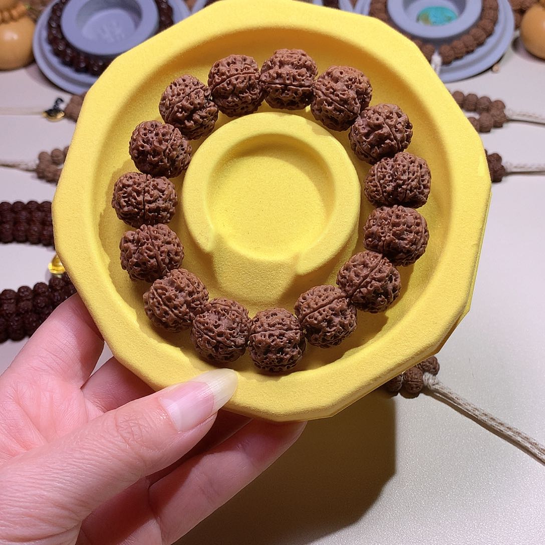 吊坠文玩核桃原生态蜂王大金刚