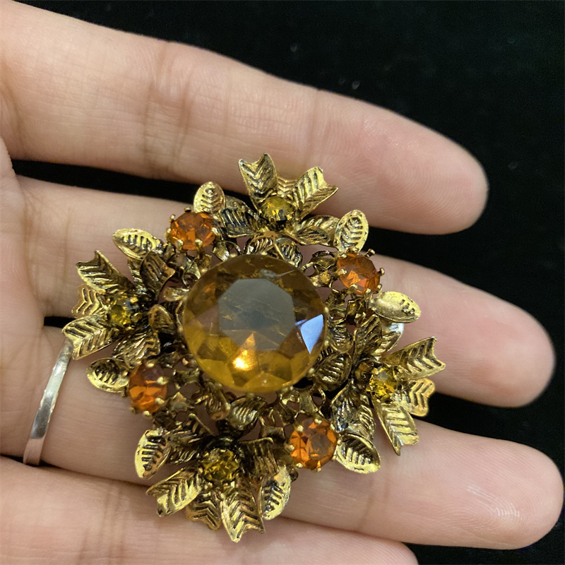 合金胸针 austria咖色花朵胸针5-3【2070122-030】