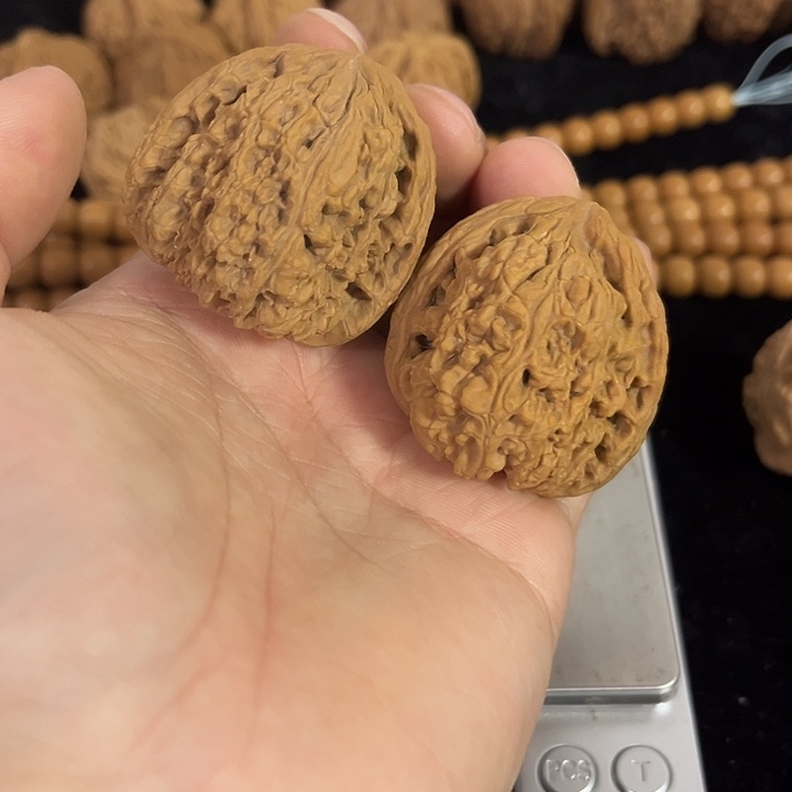 文玩核桃把件40左右练手南疆，编号009