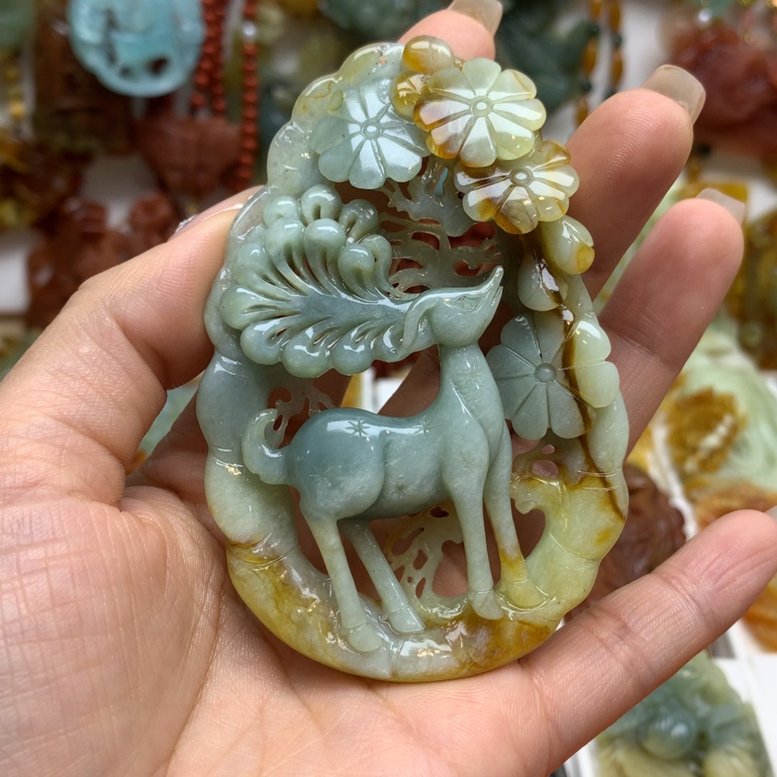 蛇纹石玉颈饰未镶嵌