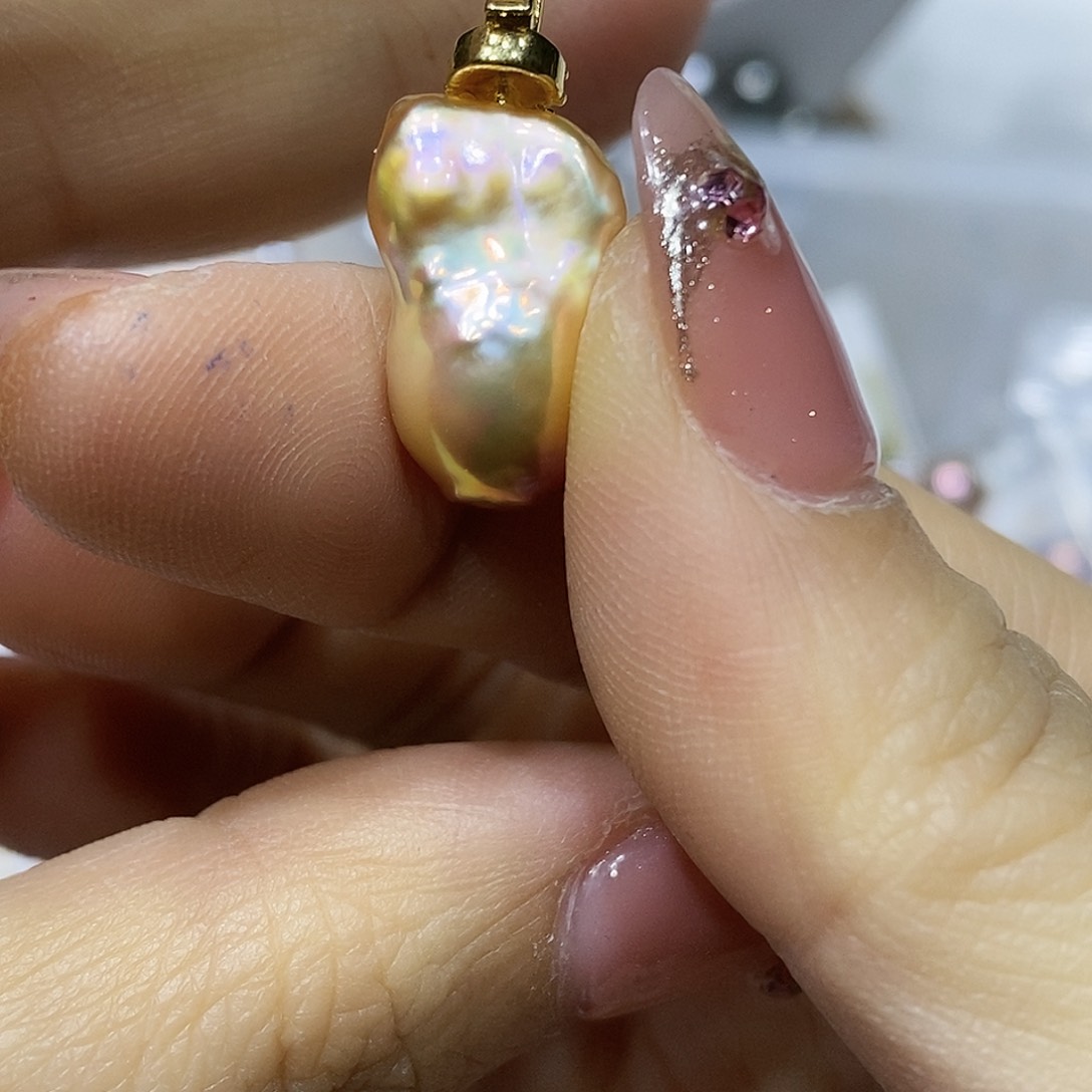 淡水珍珠吊坠未镶嵌