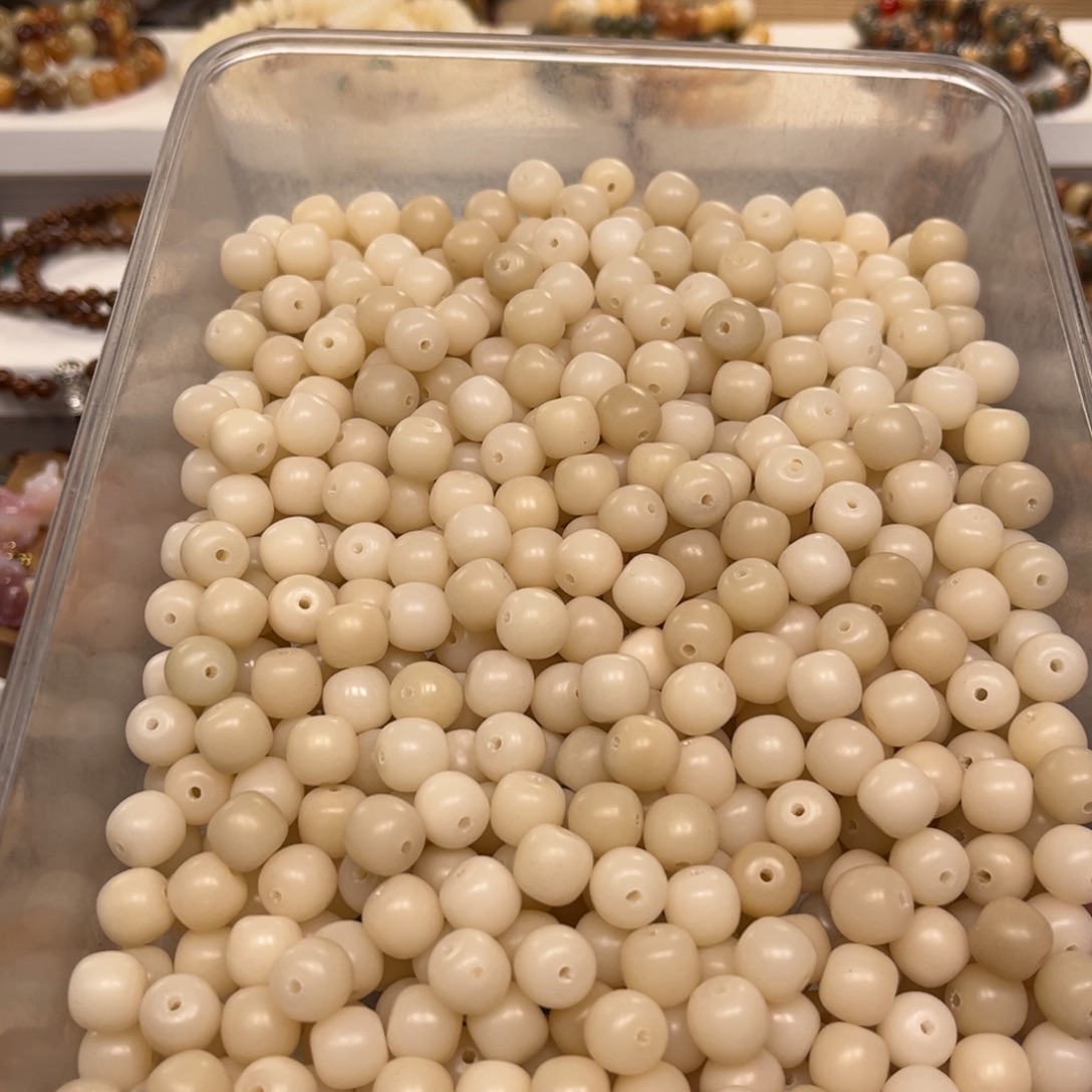 吊坠白玉菩提奶白桶珠9/10的110颗