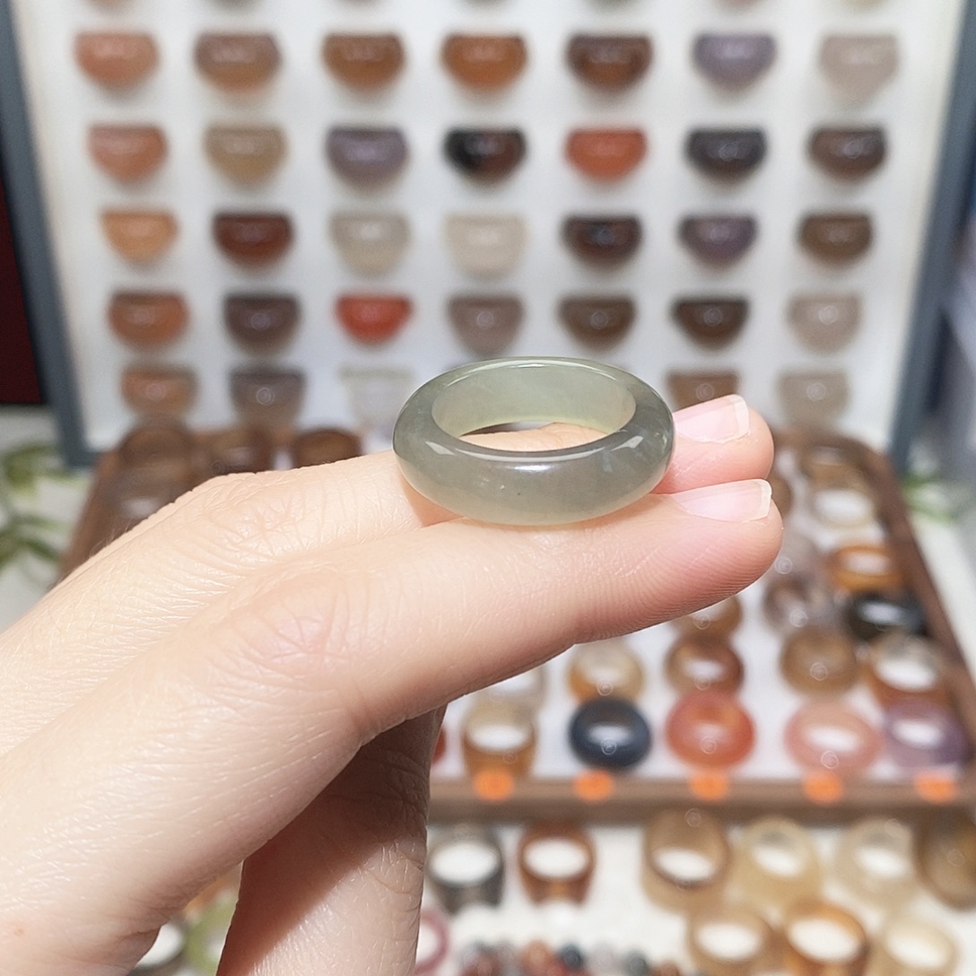 玛瑙/玉髓未镶嵌戒指港19码岫玉不退换