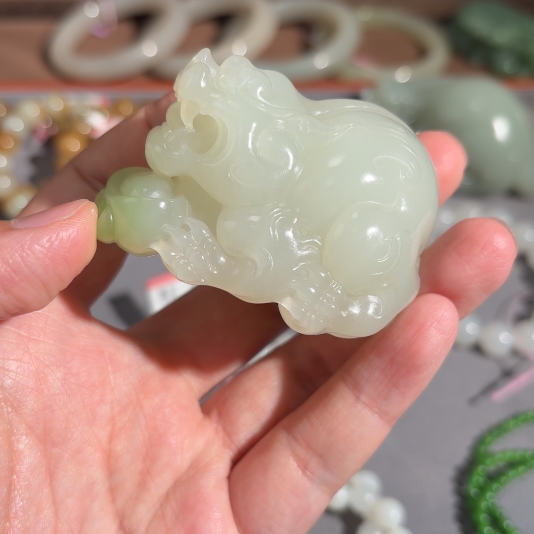 和田玉挂件未镶嵌?****