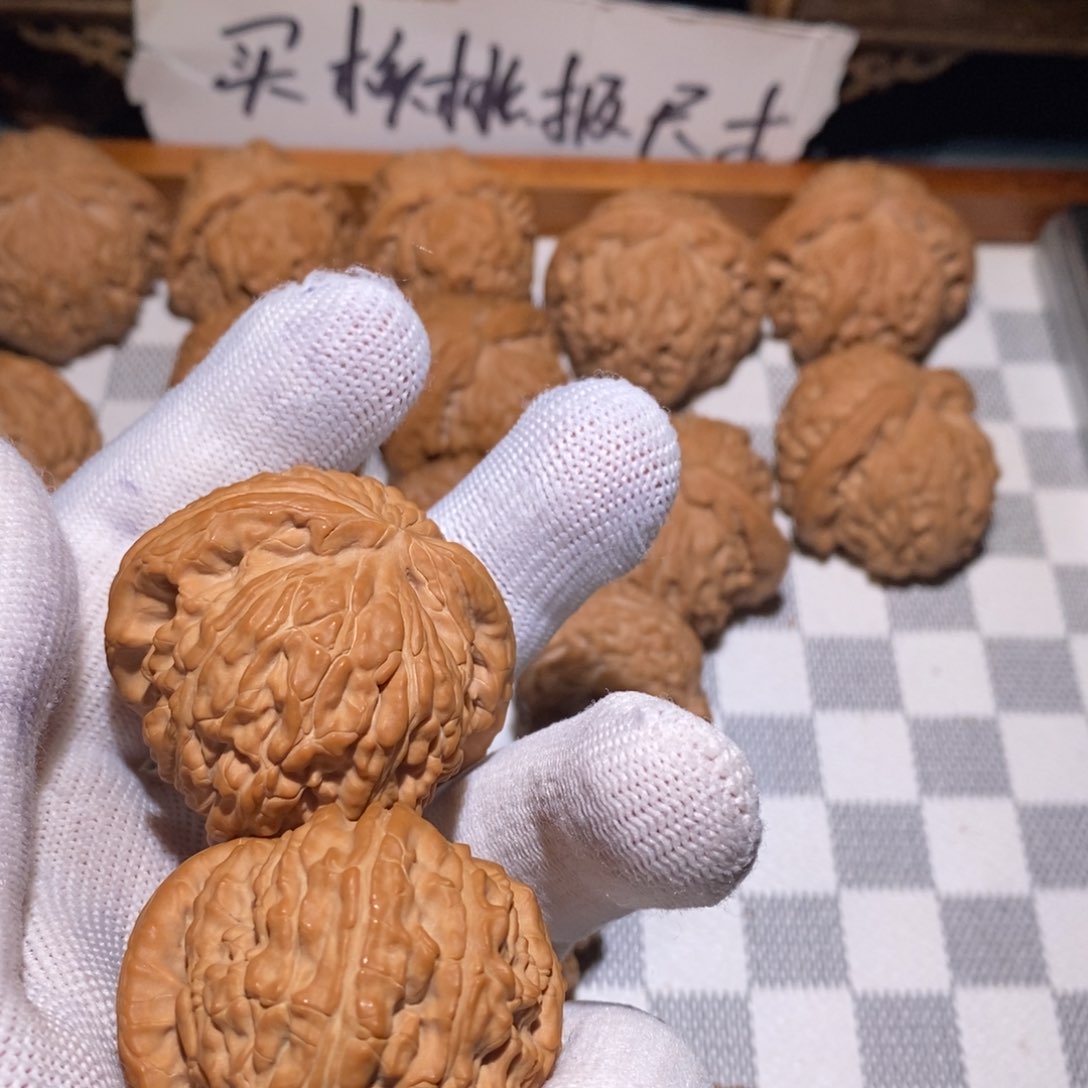 文玩核桃吊坠老*白狮子