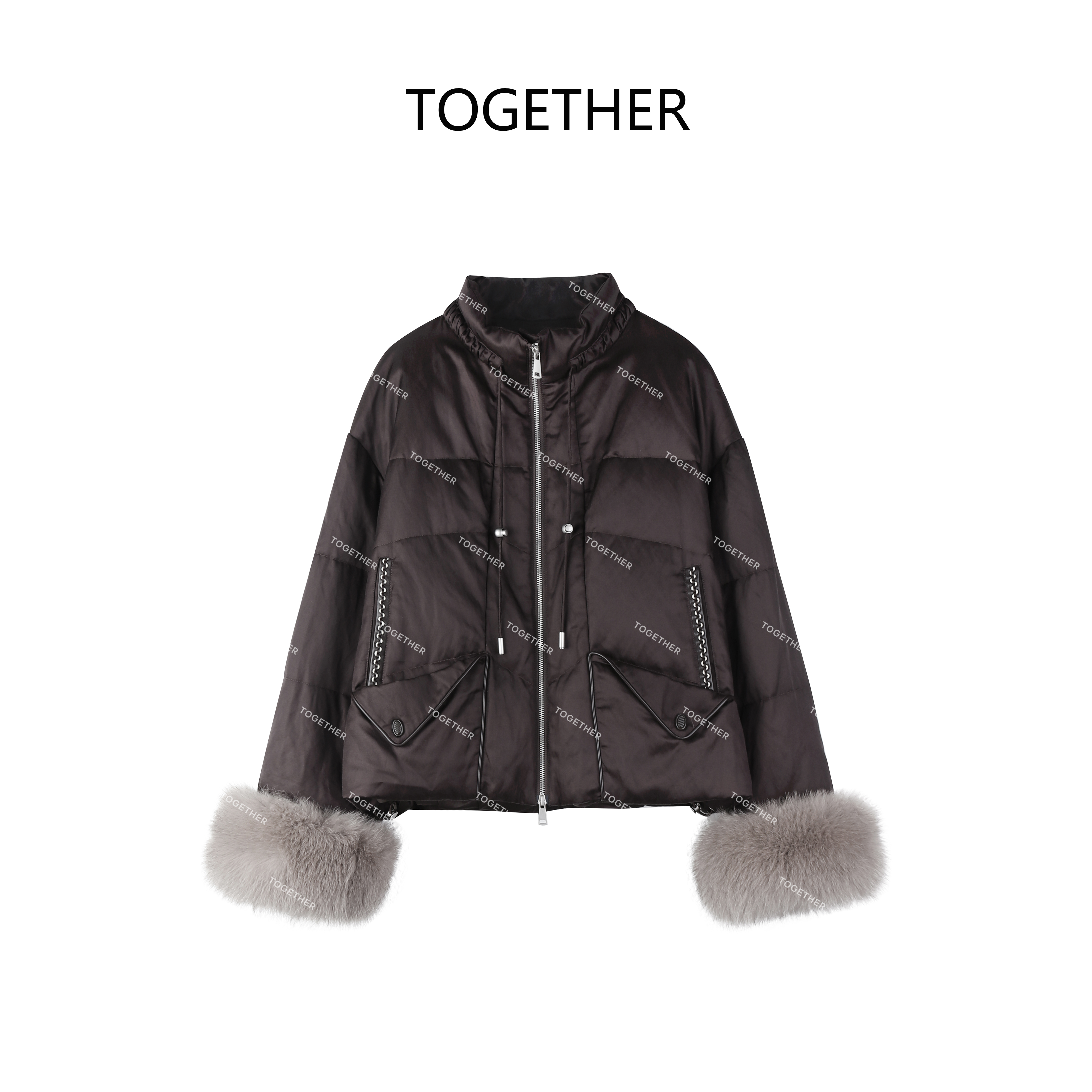 【TOGETHER】冬季立领抽绳鹅绒羽绒服可拆卸狐狸毛外套W2219