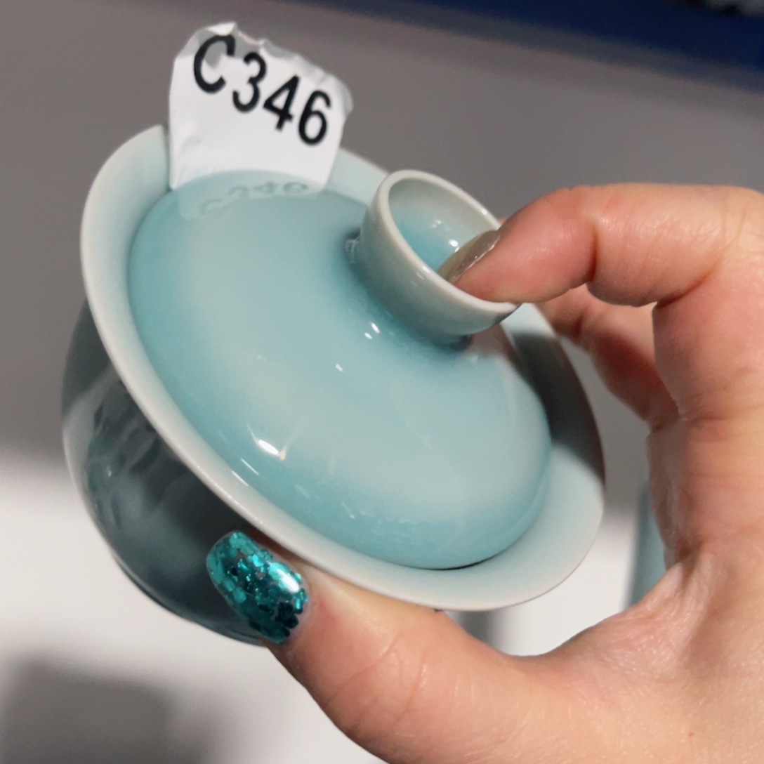 瓷片哈哈哈哈就哈哈哈哈