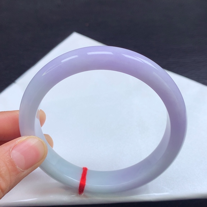 翡翠手镯未镶嵌60圈