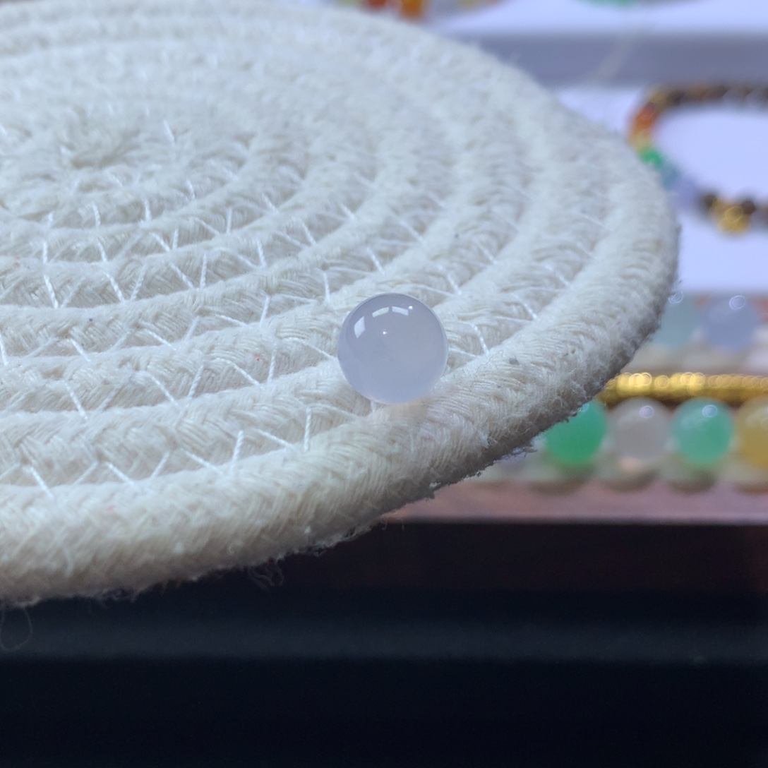 翡翠未镶嵌颈饰粉珠卡9