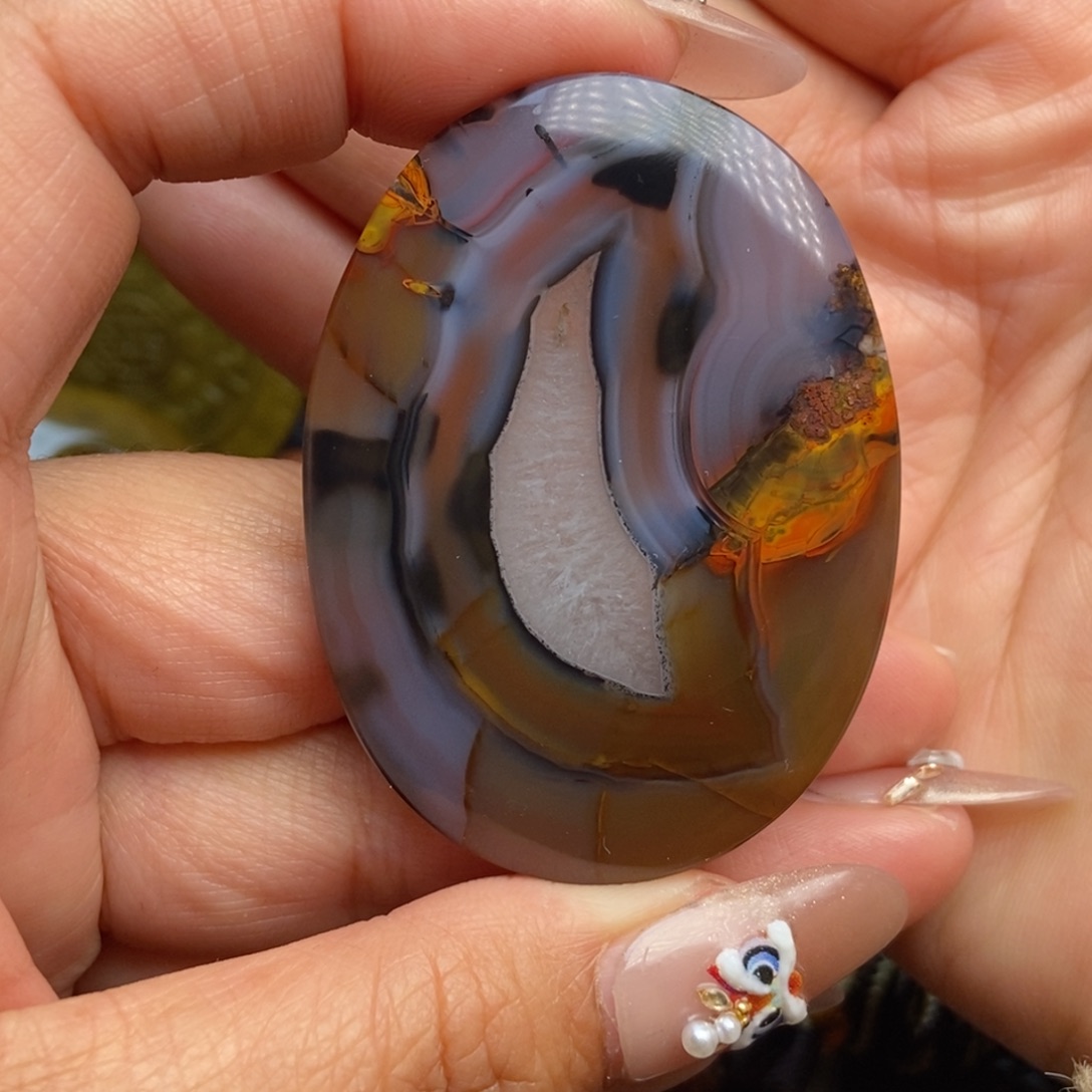 玛瑙/玉髓颈饰未镶嵌战国红