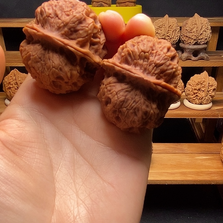 把件文玩核桃七彩皇冠42mm
