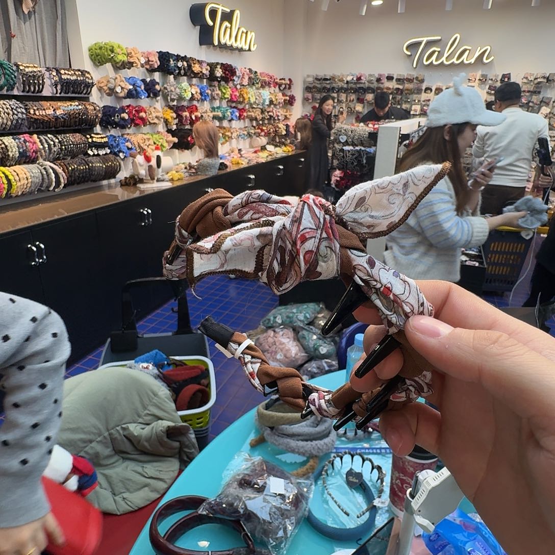 咖色蝴蝶结哦哦哦哦哦哦