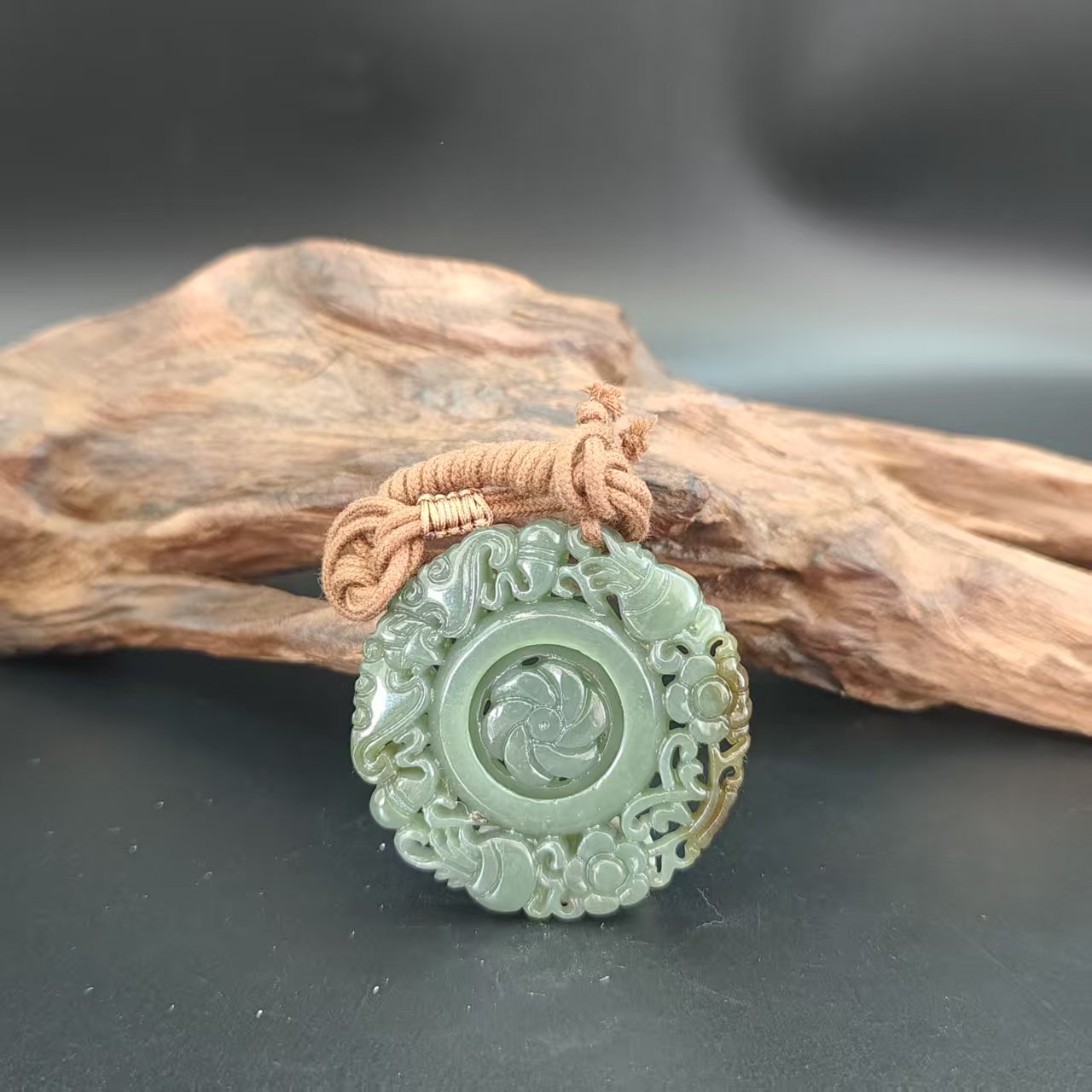 Z和田玉时来运转吊坠1951