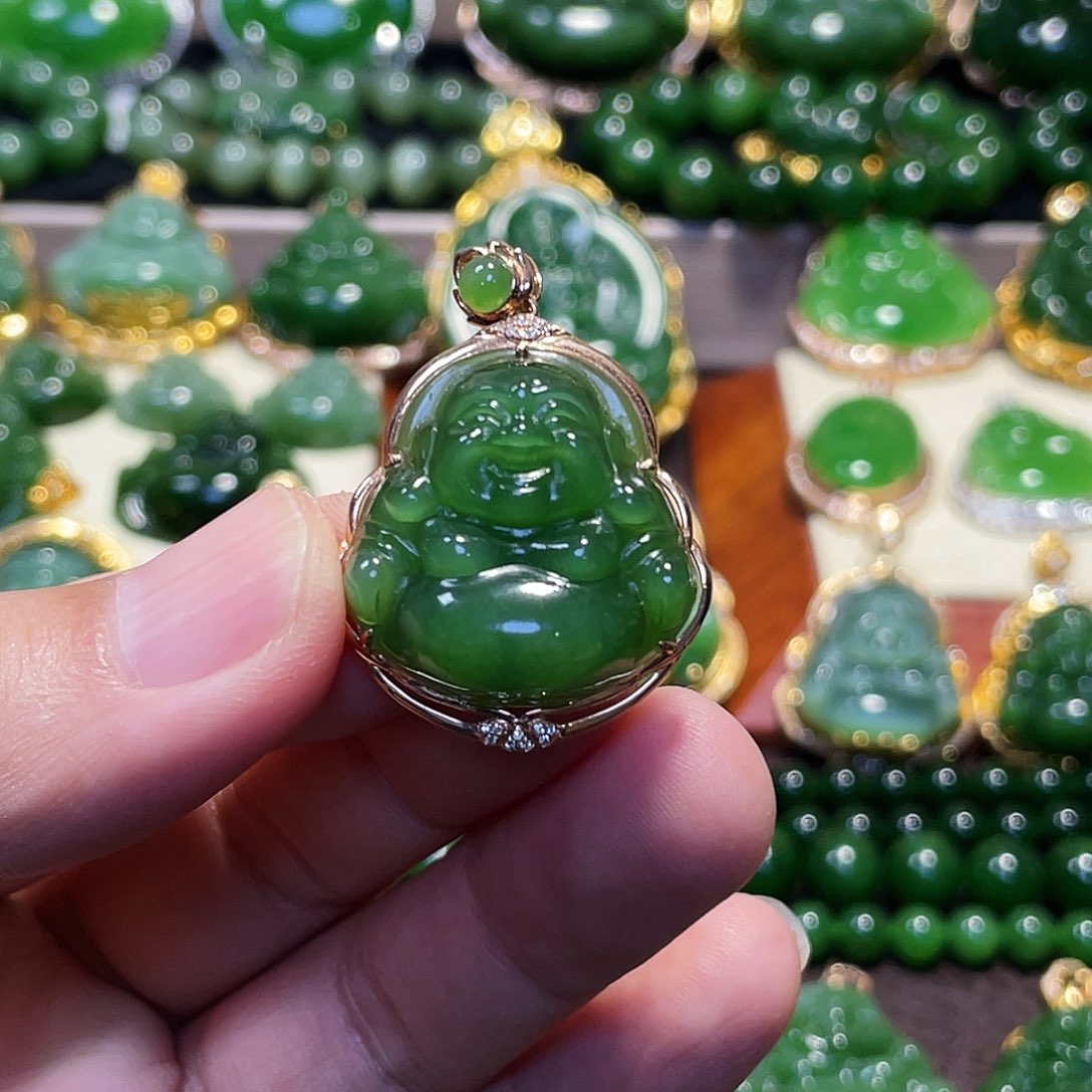 和田玉（碧玉）18K金镶嵌颈饰佛公25mm