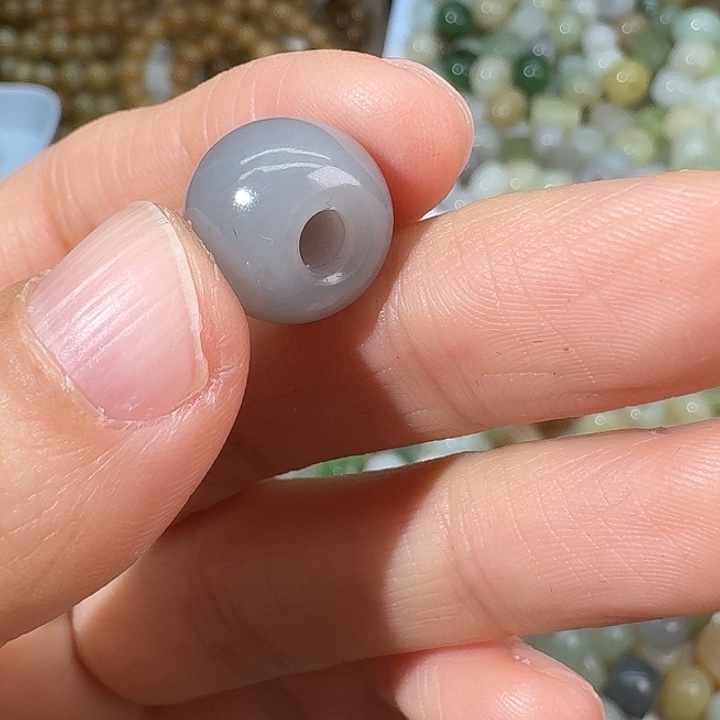 茉***优和田玉未镶嵌颈饰