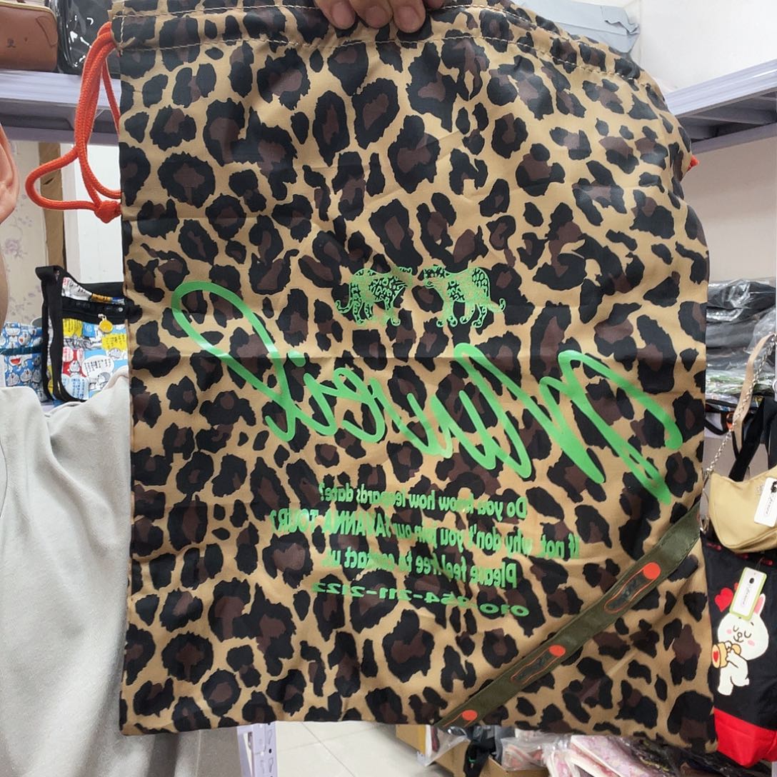 PU化妆包等产品和产品