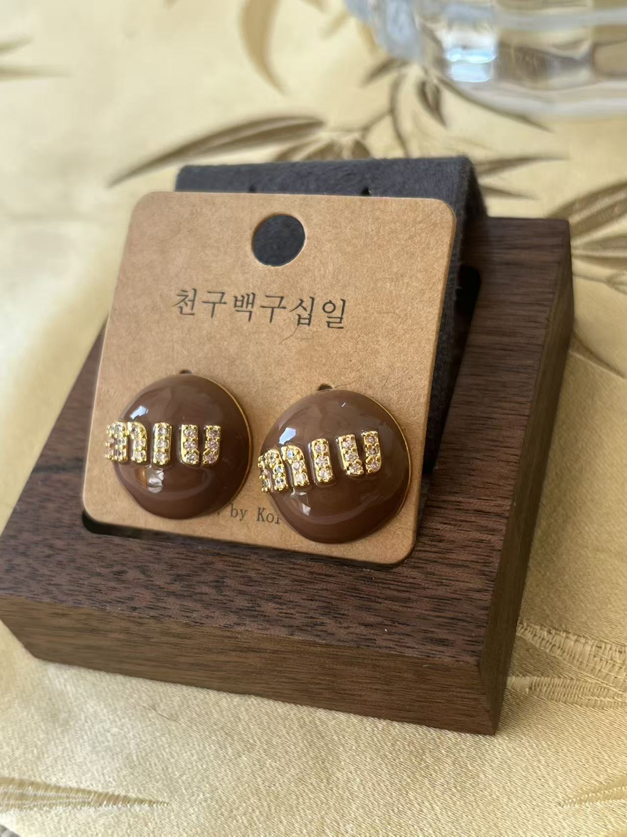 锌合金铅玻璃耳饰 美拉德系字母耳钉简约