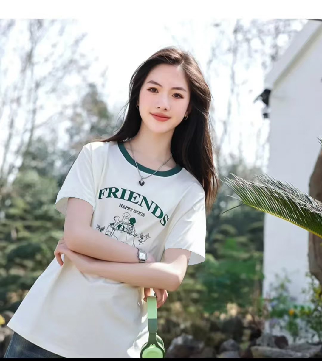 2025多巴胺撞色领口小汽车清新奶杏色减龄遮肉显瘦宽松版型