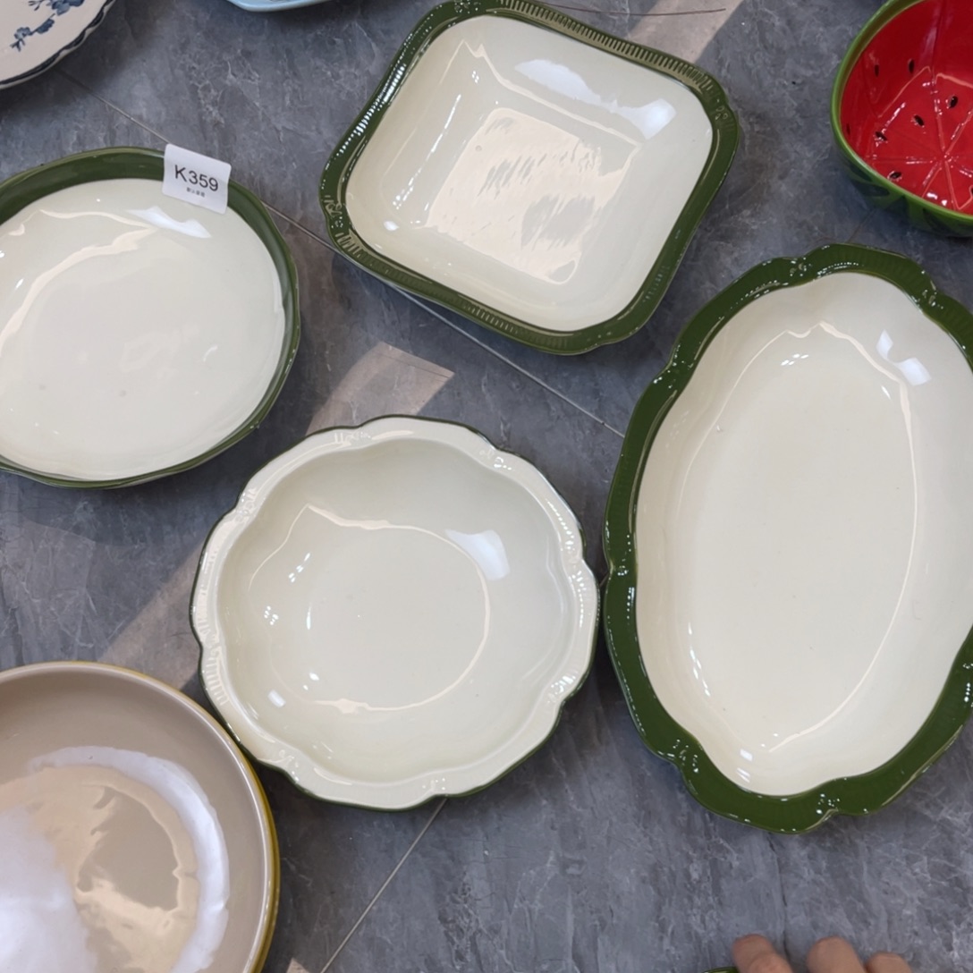 陶瓷微瑕餐具介意勿拍，满18飞！