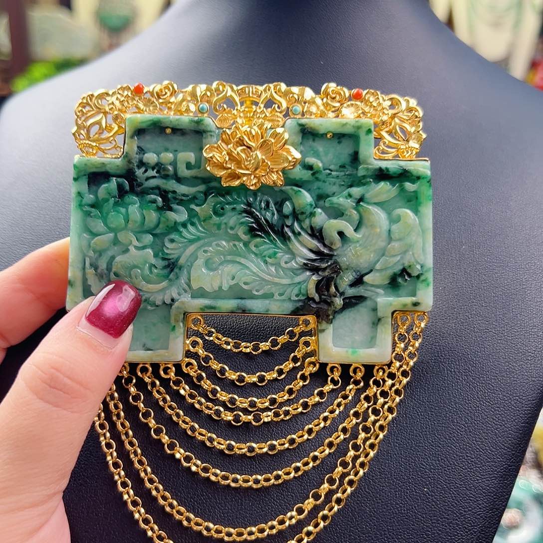 颈饰翡翠未镶嵌国风