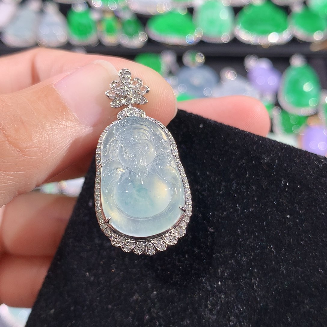 翡翠18K金镶嵌颈饰