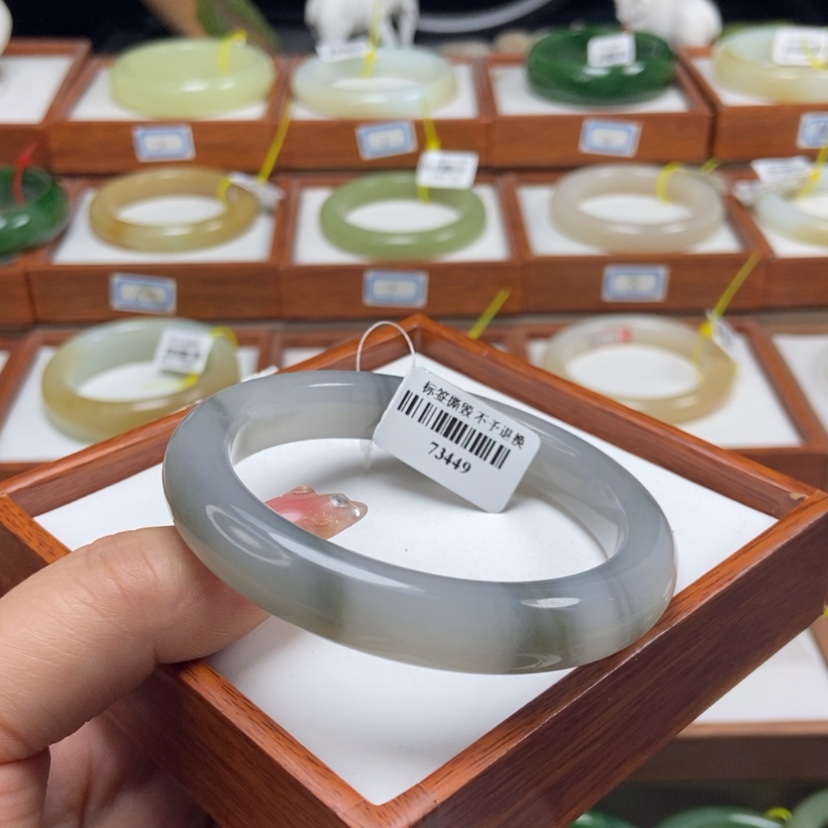 【闪购商品】和田玉手镯未镶嵌