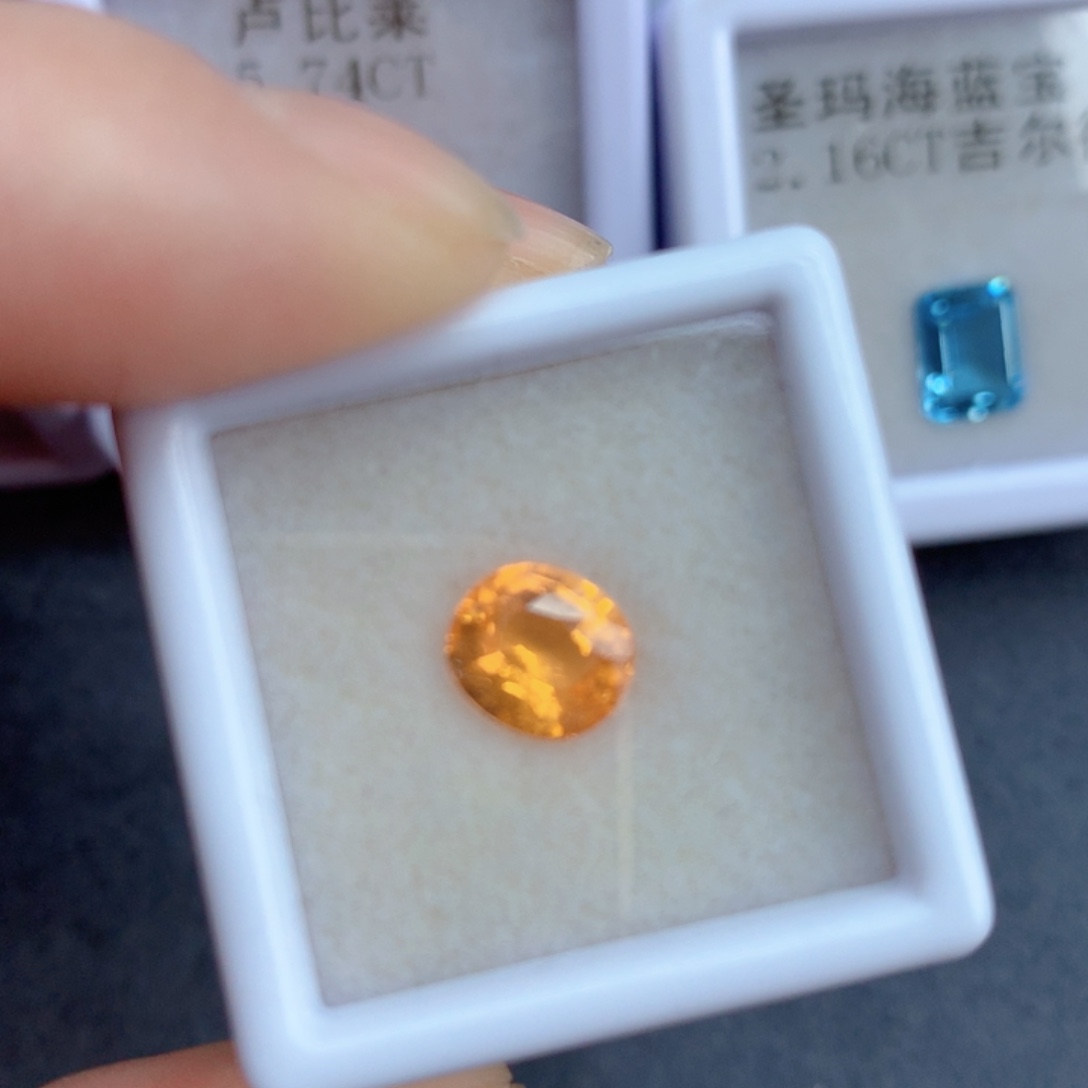 石榴石（芬达石）1.74克拉裸石未镶嵌
