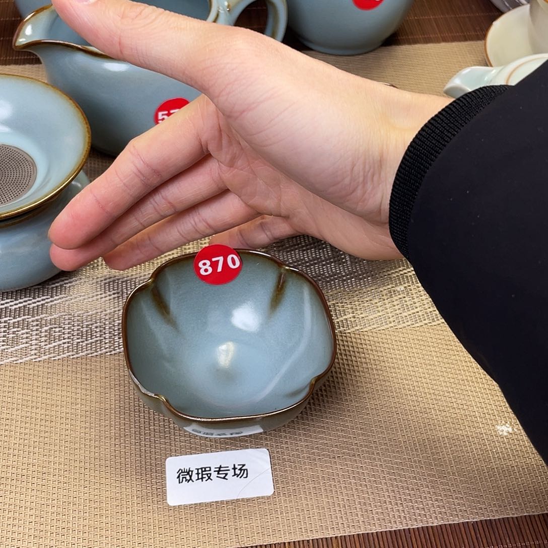 瓷片。。。。。。。。。。。。。。。