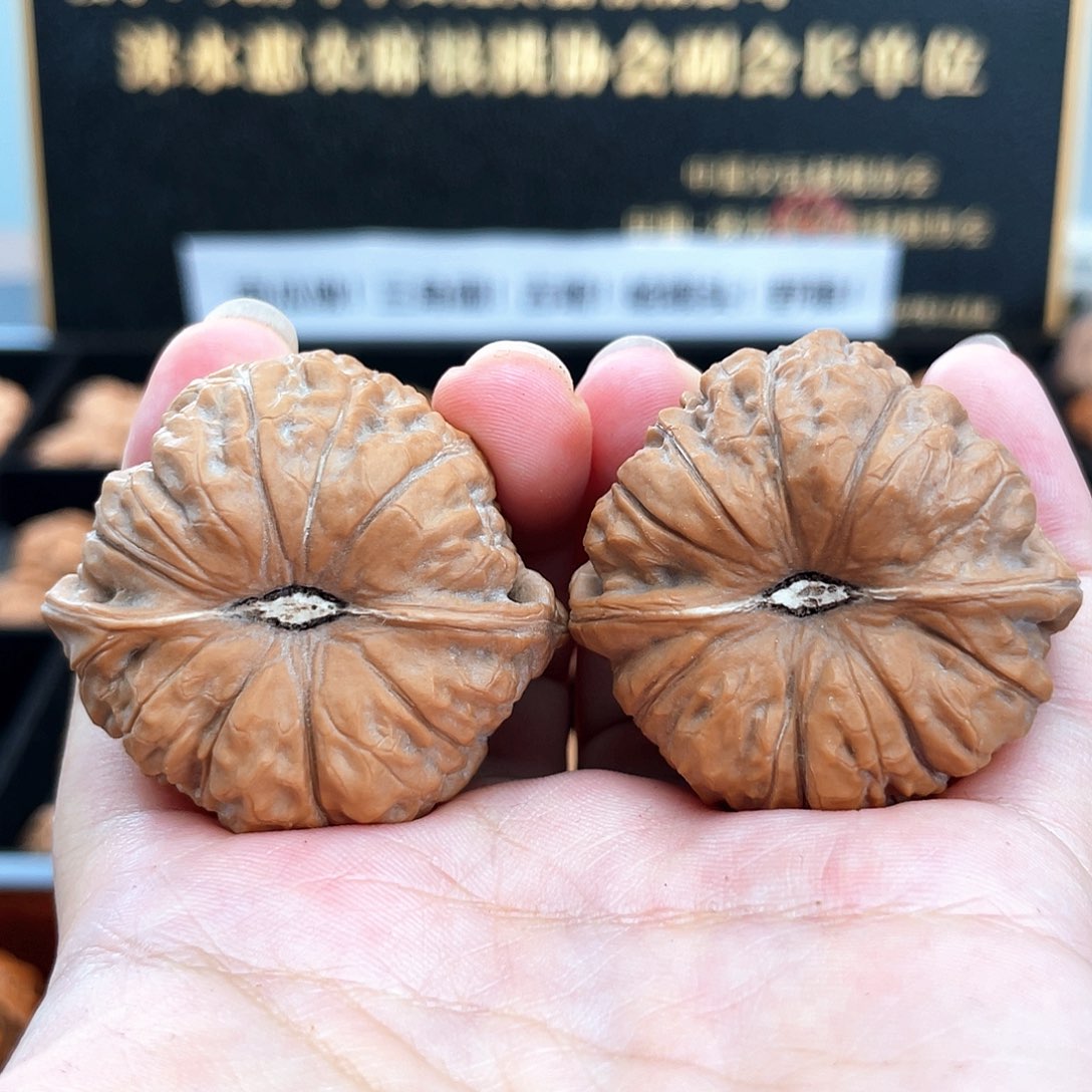 把件文玩核桃42毕业级正圆正肩同克重46克s4201